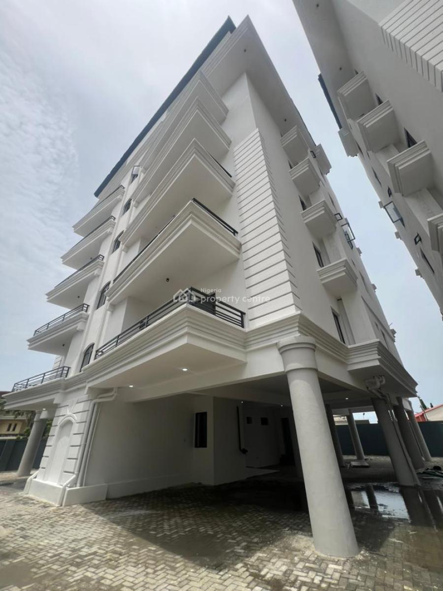 Exclusive 2 Bedroom Apartment with Bq, Pool, Gym, Central Gas, Lekki Phase 1 Admiralty, Lekki, Lagos, Flat / Apartment for Rent