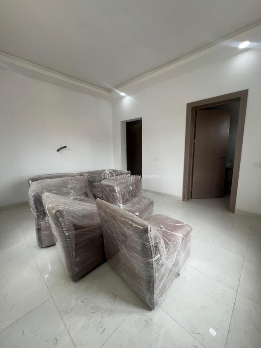 Exclusive 2 Bedroom Apartment with Bq, Pool, Gym, Central Gas, Lekki Phase 1 Admiralty, Lekki, Lagos, Flat / Apartment for Rent