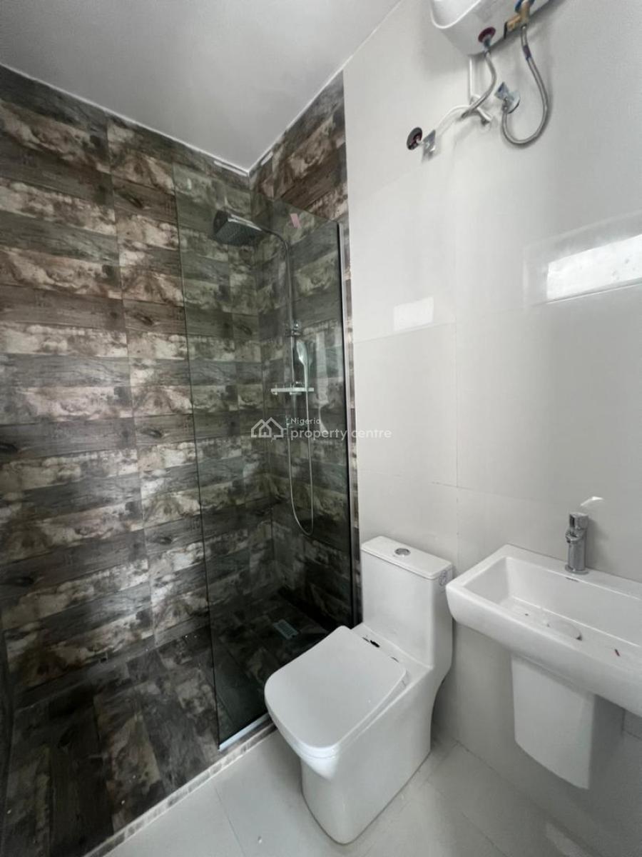 Exclusive 2 Bedroom Apartment with Bq, Pool, Gym, Central Gas, Lekki Phase 1 Admiralty, Lekki, Lagos, Flat / Apartment for Rent
