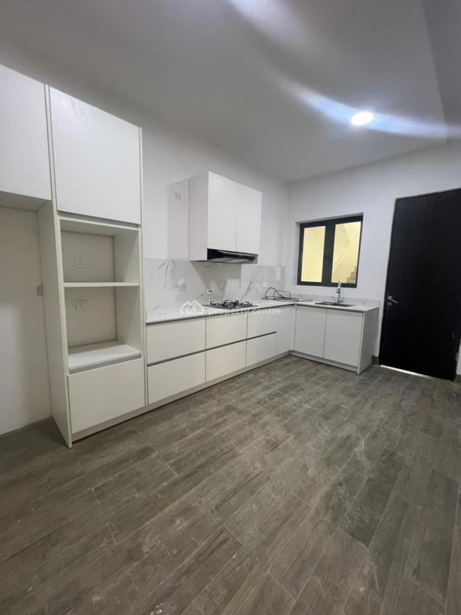 Exclusive 2 Bedroom Apartment with Bq, Pool, Gym, Central Gas, Lekki Phase 1 Admiralty, Lekki, Lagos, Flat / Apartment for Rent