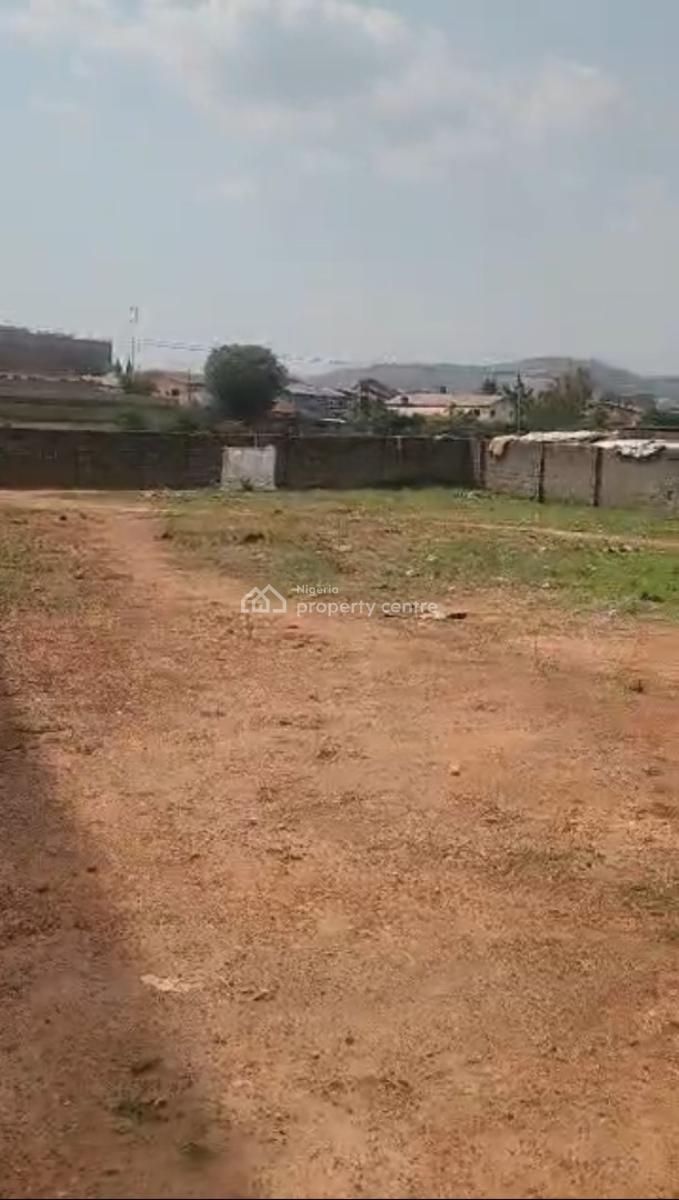 863sqm  Land on a Tarred Road, Gilmor, Jahi, Abuja, Mixed-use Land for Sale