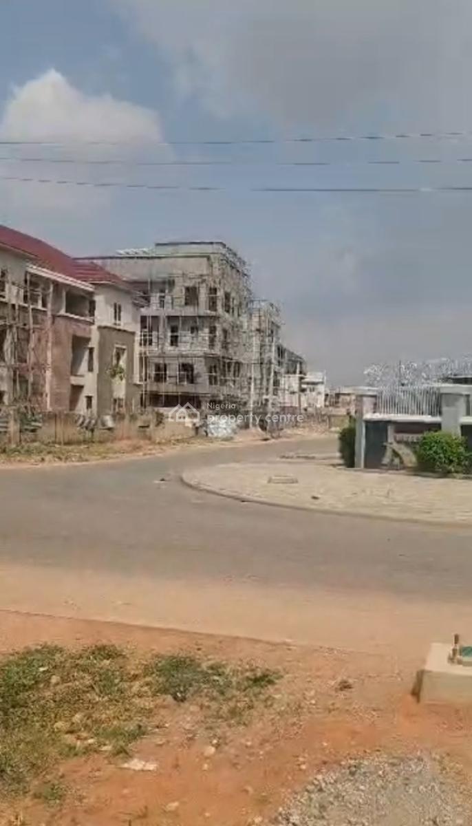863sqm  Land on a Tarred Road, Gilmor, Jahi, Abuja, Mixed-use Land for Sale