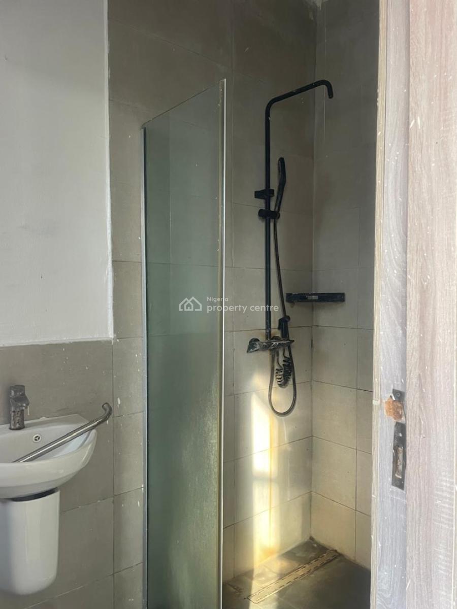 Well Maintained 2 Bedrooms, Chevron Drive, Lekki, Lagos, House for Rent