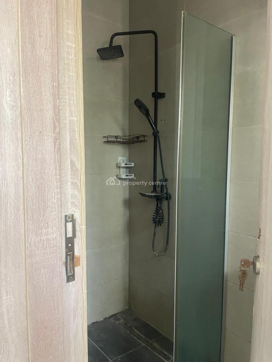 Well Maintained 2 Bedrooms, Chevron Drive, Lekki, Lagos, House for Rent