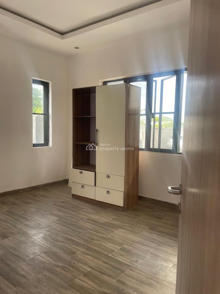 Well Maintained 2 Bedrooms, Chevron Drive, Lekki, Lagos, House for Rent