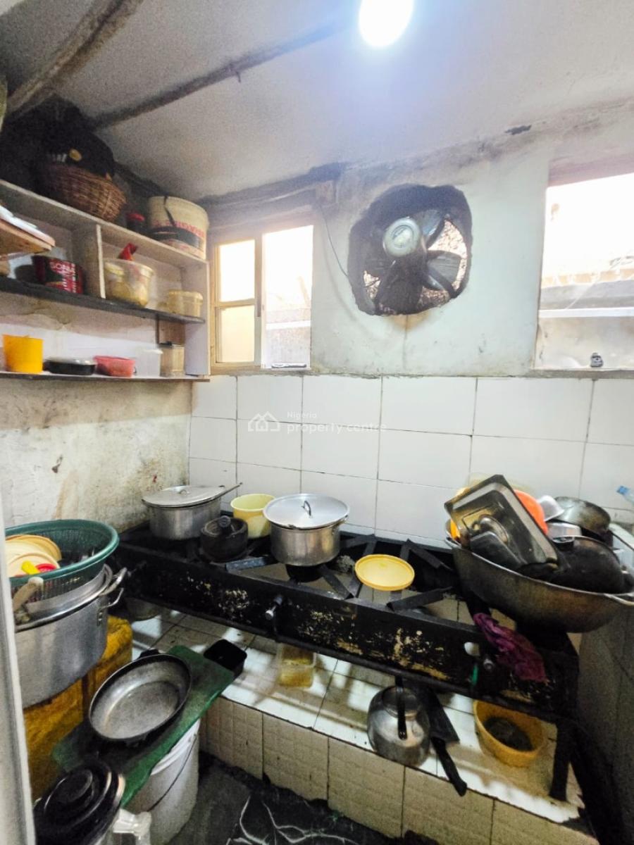 Major Road Commercial Shop Space, Lekki Phase 1, Lekki, Lagos, Shop for Rent