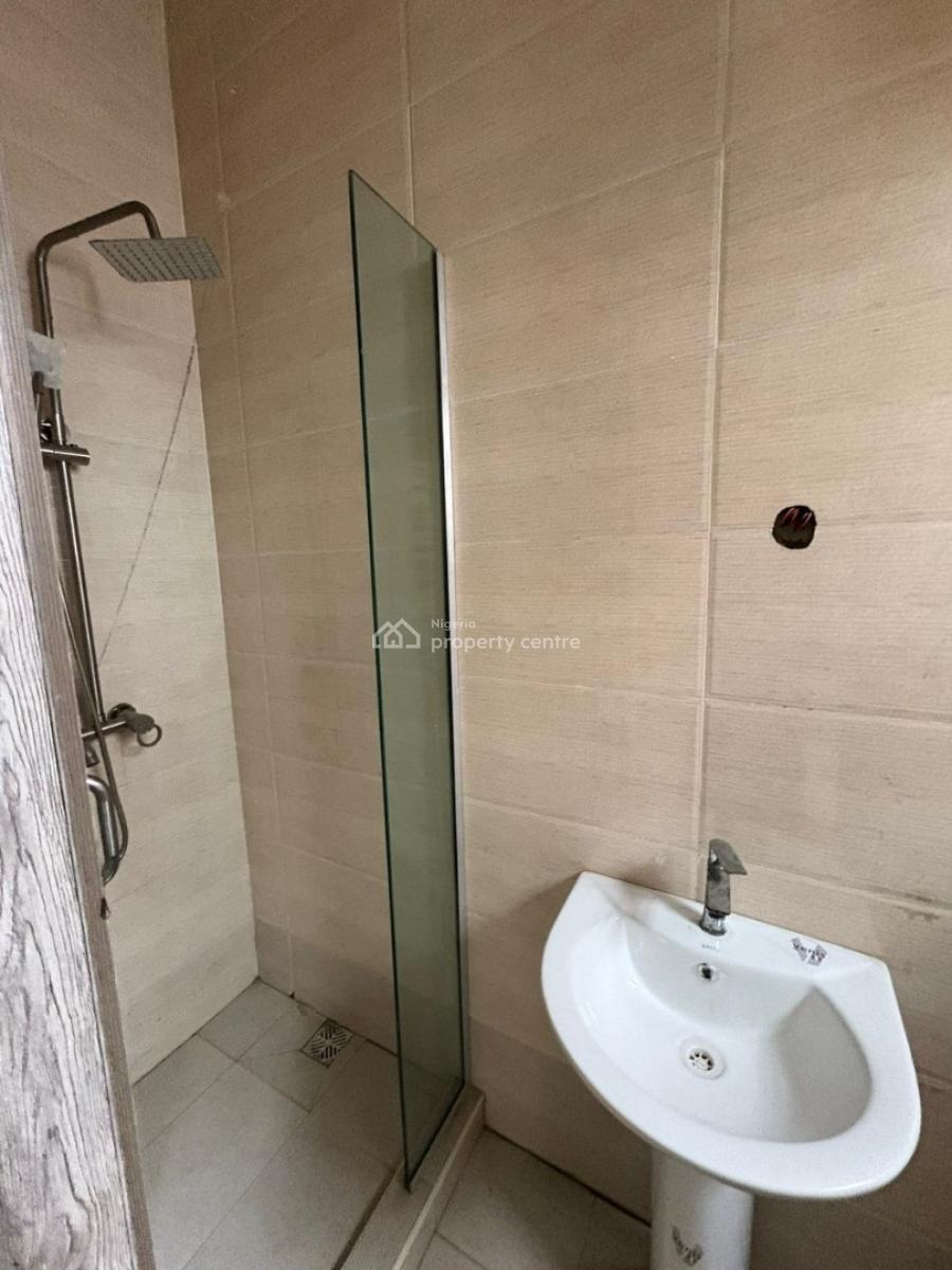 Spacious Downstairs Mini Flat at Orchid Road., Dpkay Estate Orchid Road, Lekki, Lagos, Mini Flat (room and Parlour) for Rent