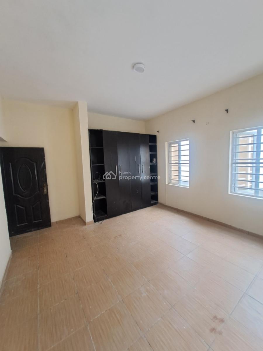 Well Built 3 Bedroom Apartment in a Gated Estate, Osapa, Lekki, Lagos, Flat / Apartment for Rent