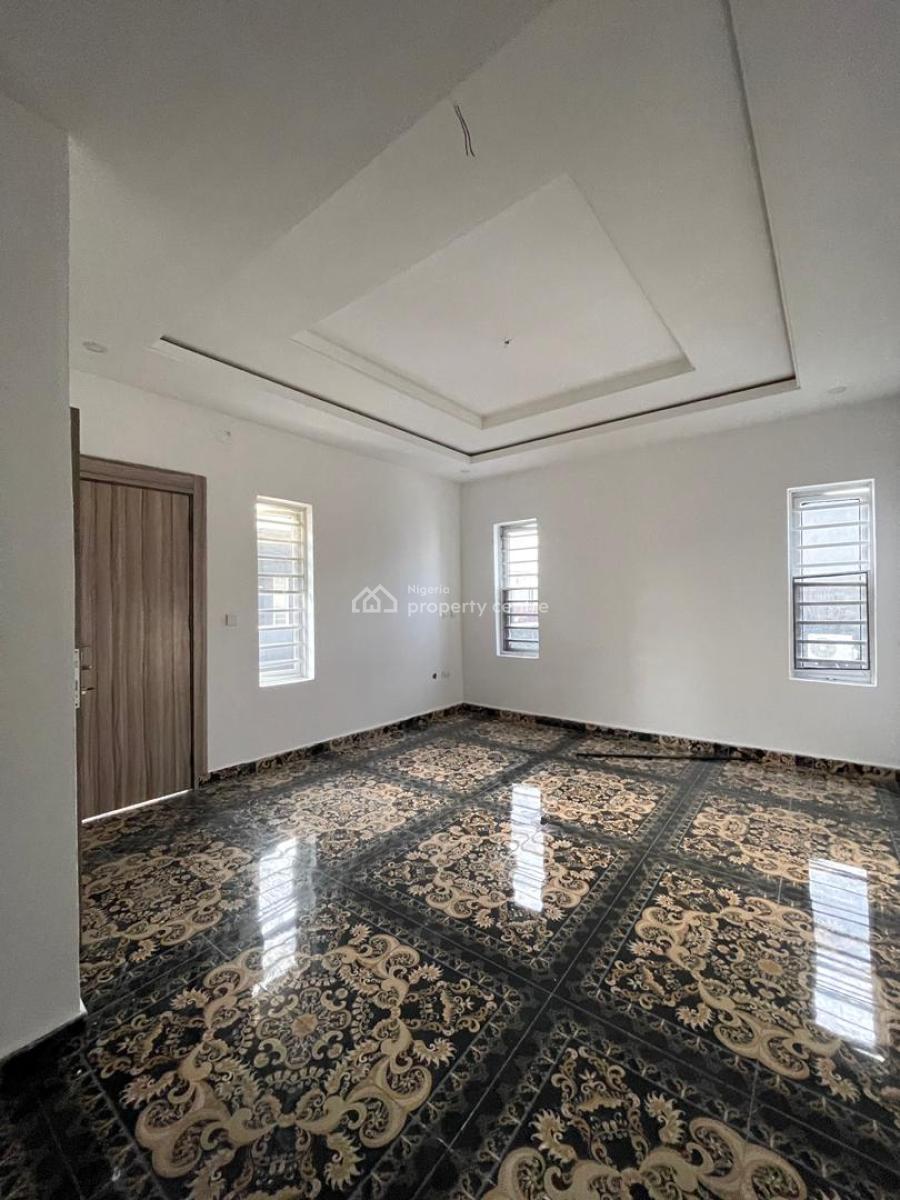 2 Bedroom Apartment Available, Ilaje Road, Ajah, Lagos, Flat / Apartment for Rent