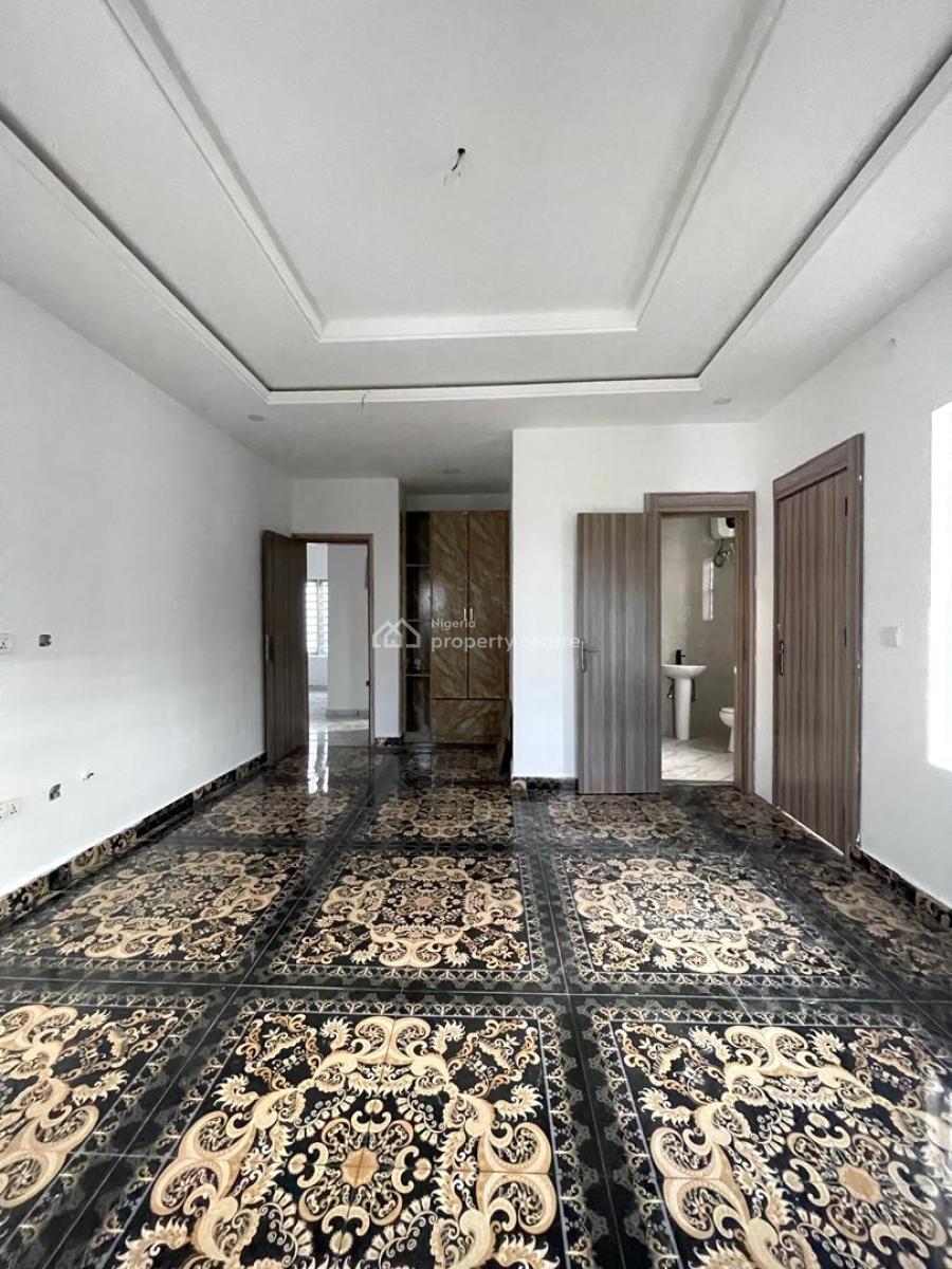 2 Bedroom Apartment Available, Ilaje Road, Ajah, Lagos, Flat / Apartment for Rent