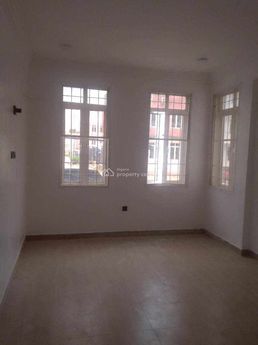 Luxury Spacious 3 Bedrooms Flat with Modern Design in Serene Environment, Gwarinpa, Abuja, Flat / Apartment for Rent