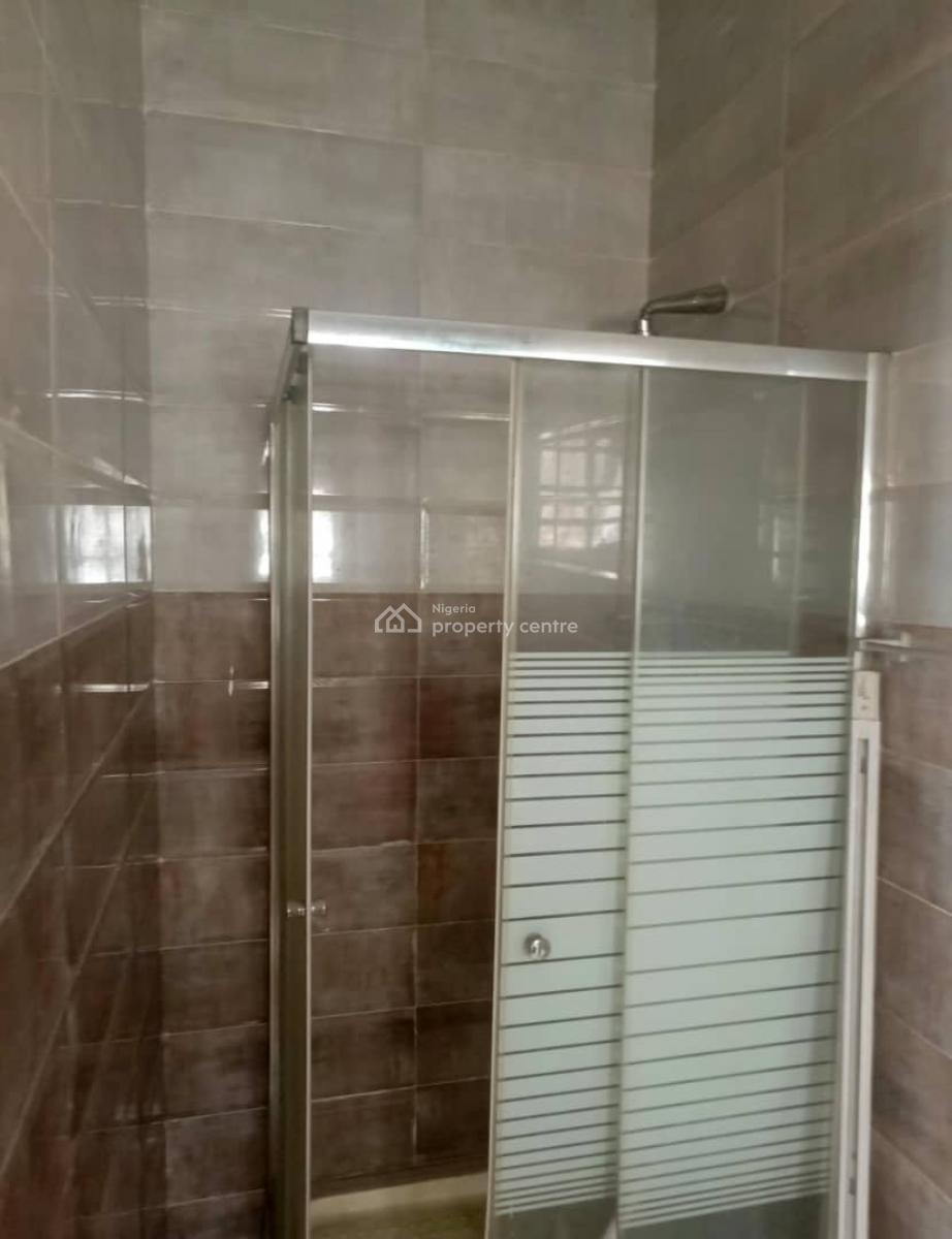 Lovely Spacious 2 Bedroom Apartment  in a Secure Estate, Lekki Phase 1, Lekki, Lagos, Flat / Apartment for Rent