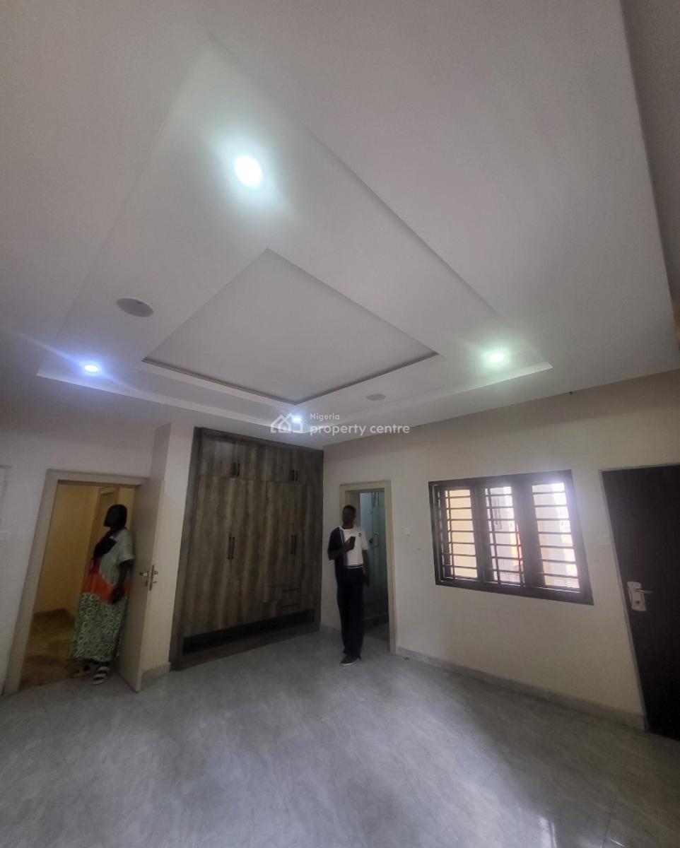 Luxurious Massive 3bedroom Flat with Bq, By Nitel Junction, Wuse 2, Abuja, Flat / Apartment for Rent