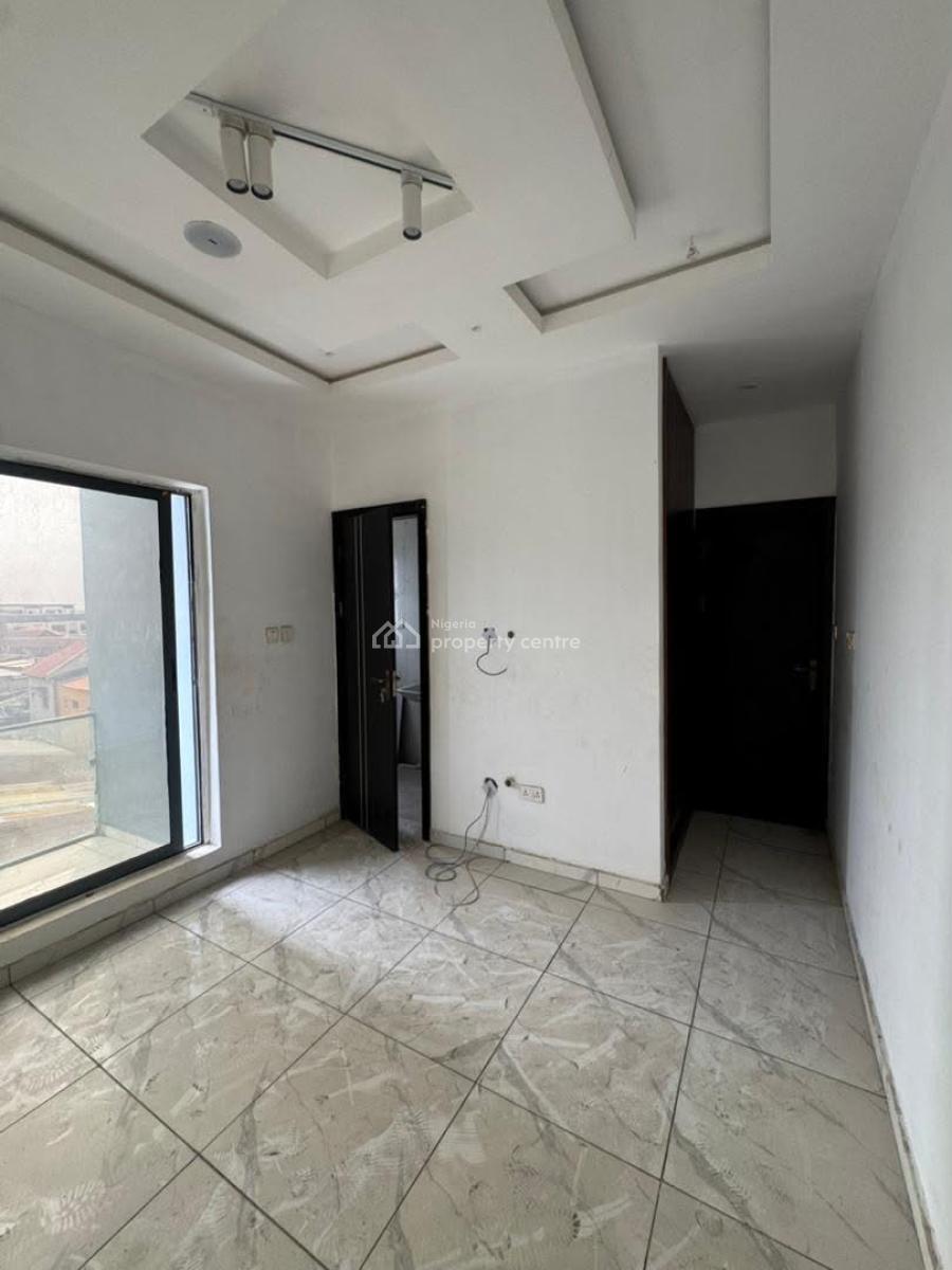 Fantastic 2-bedroom Apartment, Ologolo, Lekki, Lagos, Flat / Apartment for Rent