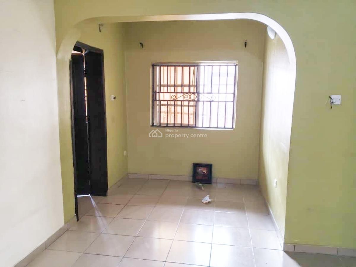 Luxury 3 Bedroom Flat, Olowora, Omole Phase 2, Ikeja, Lagos, Flat / Apartment for Rent