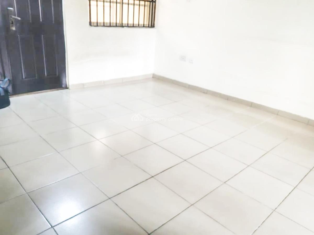 Luxury 3 Bedroom Flat, Olowora, Omole Phase 2, Ikeja, Lagos, Flat / Apartment for Rent