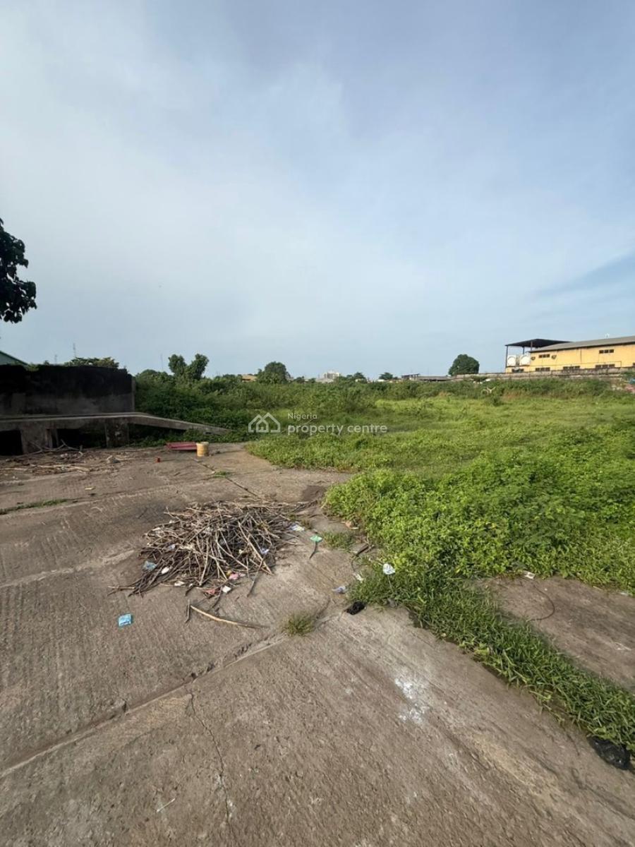an Empty Acre of Land with Spacious Compound Situated in Serene Area, Vanguard Avenue, Apapa, Lagos, Land for Sale