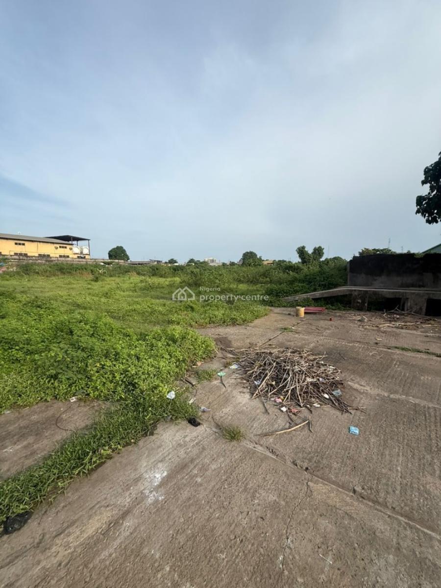 an Empty Acre of Land with Spacious Compound Situated in Serene Area, Vanguard Avenue, Apapa, Lagos, Land for Sale