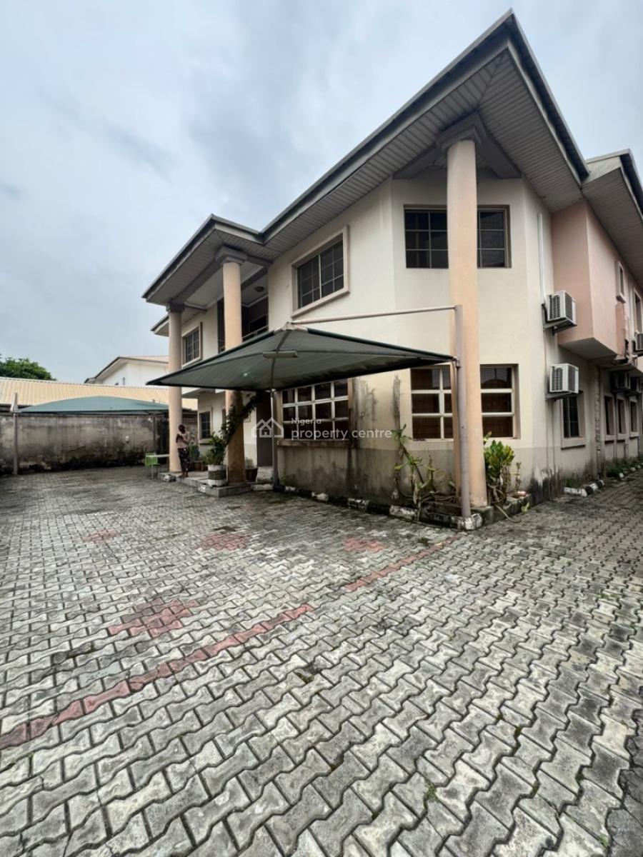 506sqm Land  with 6 Bedroom Fully Detached Demolishable Or Renovatable House, Off Admiralty, Lekki Phase 1, Lekki, Lagos, Detached Duplex for Sale