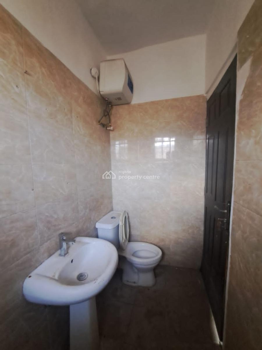 Luxury and Spacious 2 Bed Flat Upstairs, Salem, Ikate, Lekki, Lagos, Flat / Apartment for Rent