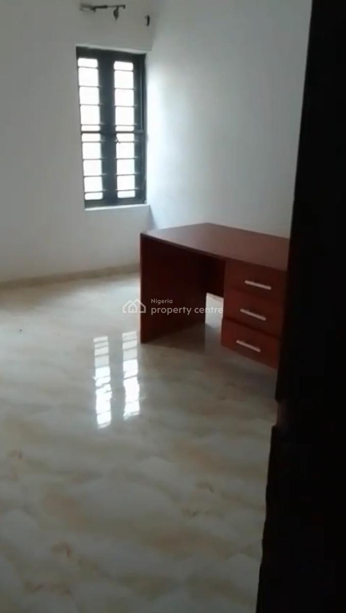 Single Room in a Shared 3 Bedroom Shared Apartment Available, Thera Annex Estate, Sangotedo, Ajah, Lagos, Flat / Apartment for Rent