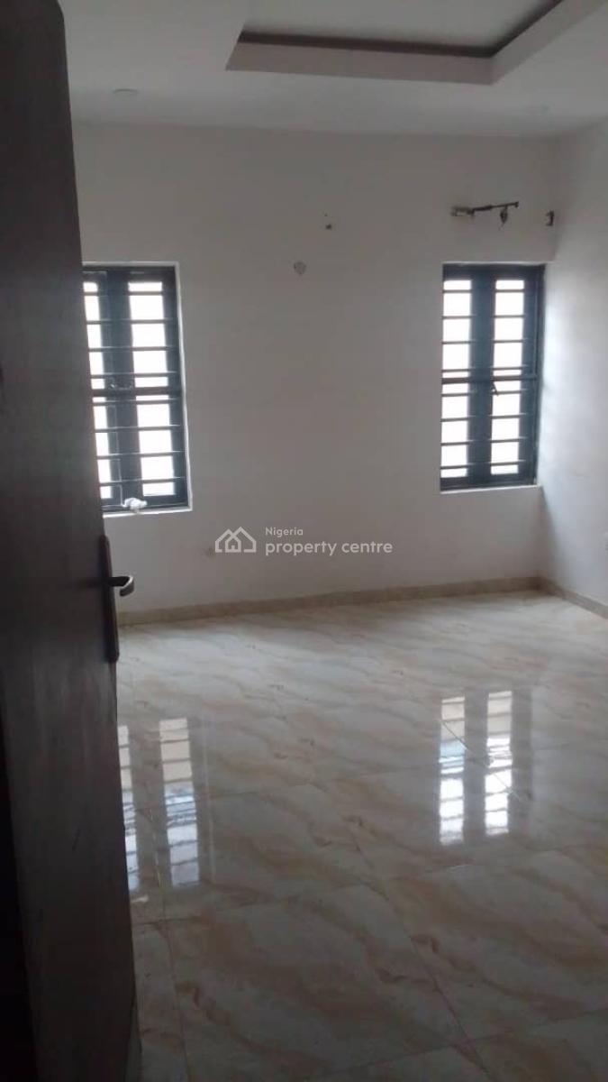 Single Room in a Shared 3 Bedroom Shared Apartment Available, Thera Annex Estate, Sangotedo, Ajah, Lagos, Flat / Apartment for Rent
