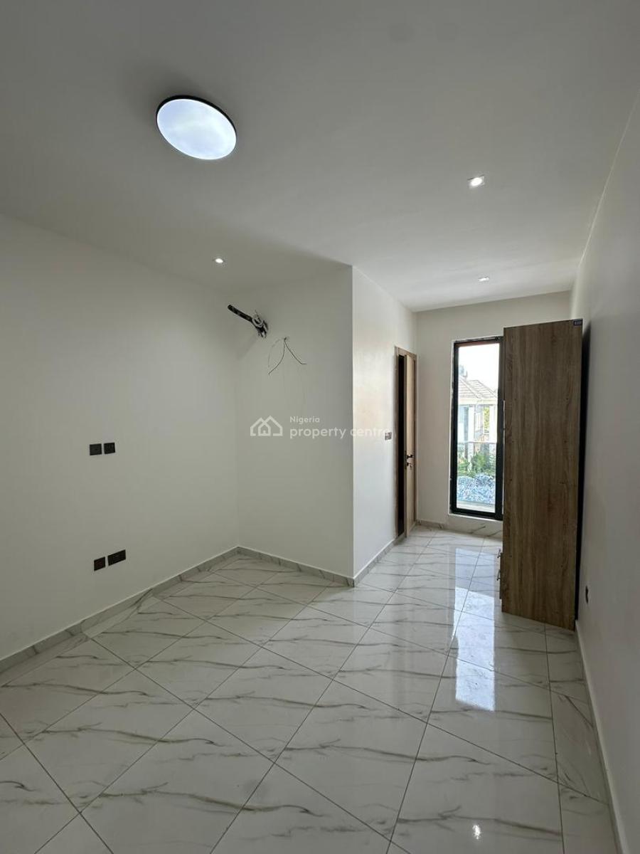 Spacious 2bedroom Flat  with Gym, Alpha Beach New Road , Opposite Chevron, Lekki Lagos, Lekki, Lagos, Flat / Apartment for Sale