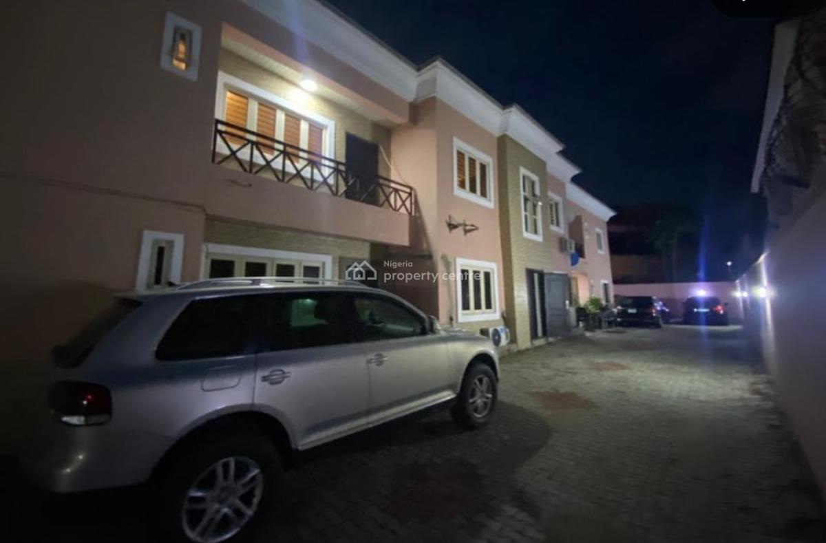 Direct Brief Spacious 3 Bedroom Flat with Bq Available for at Lekki, Lekki, Lagos, Flat / Apartment for Rent