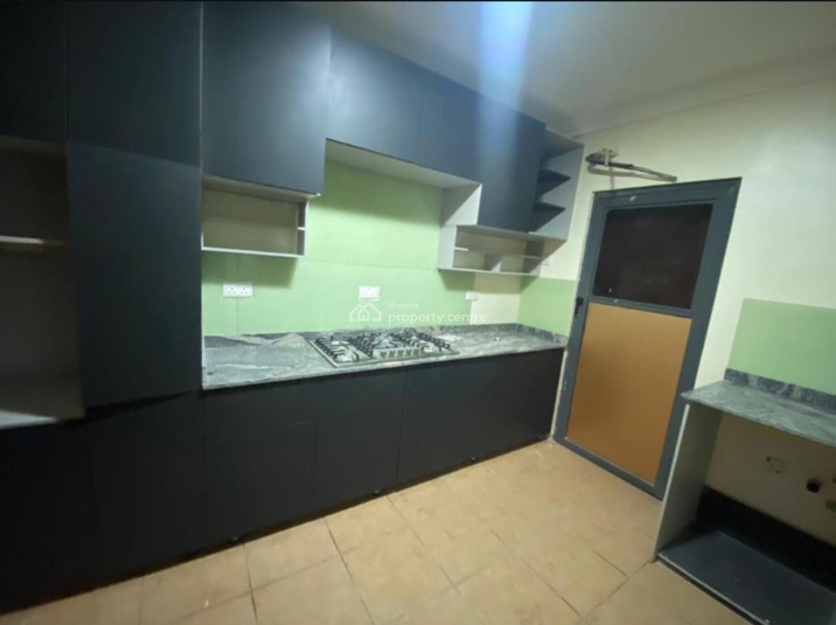 Direct Brief Spacious 3 Bedroom Flat with Bq Available for at Lekki, Lekki, Lagos, Flat / Apartment for Rent