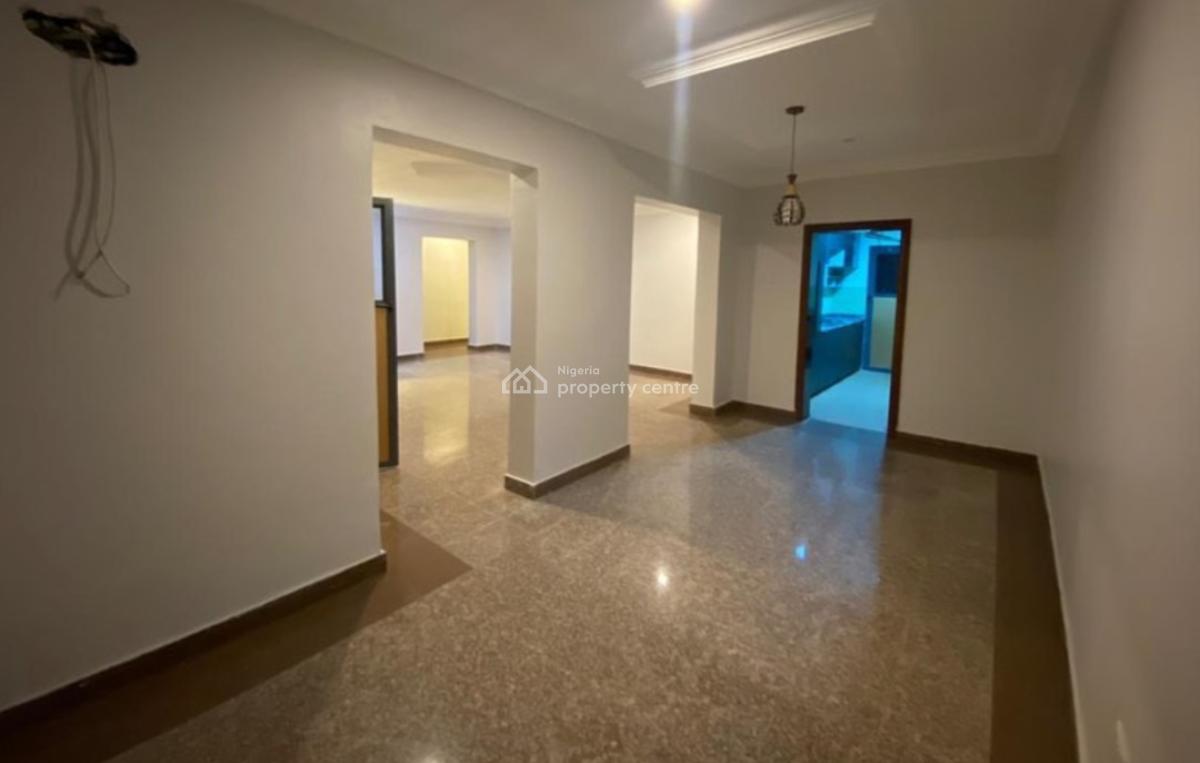 Direct Brief Spacious 3 Bedroom Flat with Bq Available for at Lekki, Lekki, Lagos, Flat / Apartment for Rent