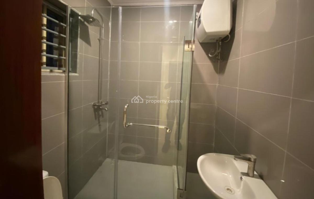 Direct Brief Spacious 3 Bedroom Flat with Bq Available for at Lekki, Lekki, Lagos, Flat / Apartment for Rent
