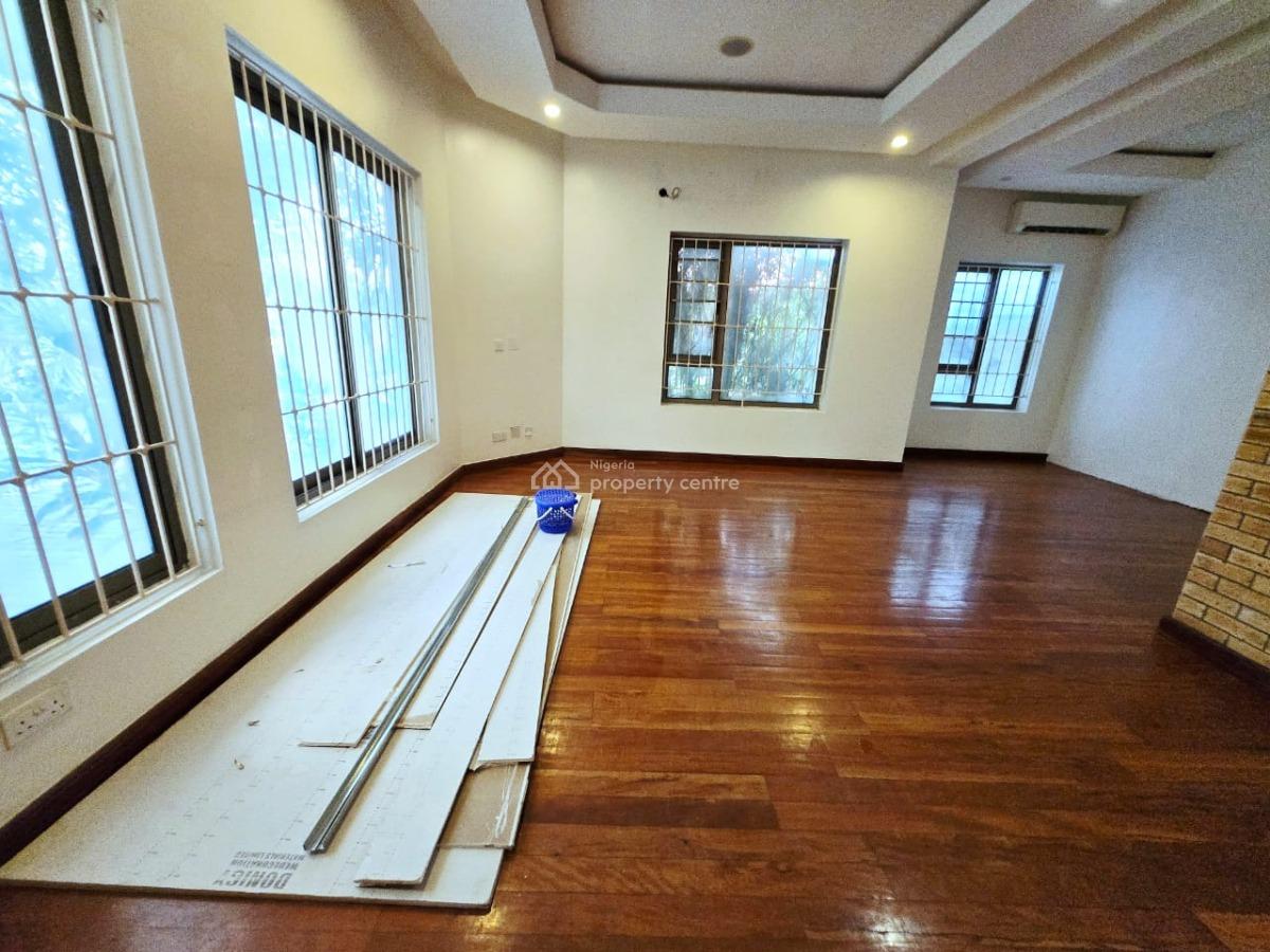 Well Maintained 4 Bedroom Office Space Duplex, Lekki Phase 1, Lekki, Lagos, Office Space for Rent