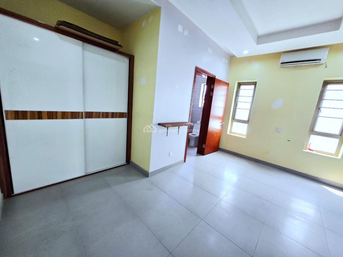Well Maintained 4 Bedroom Office Space Duplex, Lekki Phase 1, Lekki, Lagos, Office Space for Rent
