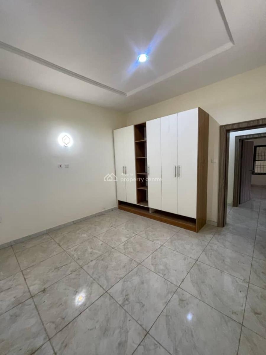 Standard 3 Bedroom Apartment with Bq on The Ground Floor Tarred Road, Katampe, Abuja, Flat / Apartment for Rent