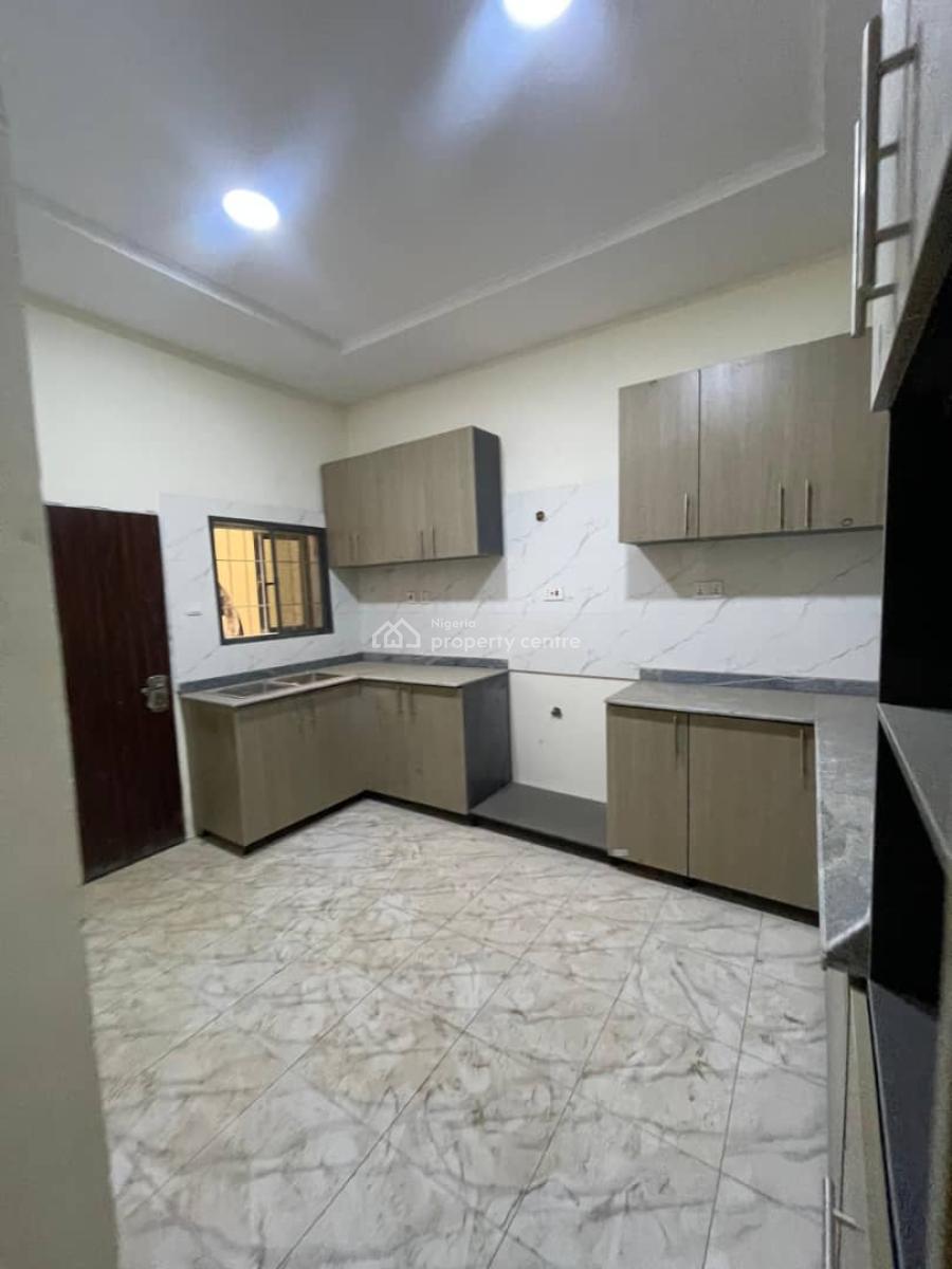 Standard 3 Bedroom Apartment with Bq on The Ground Floor Tarred Road, Katampe, Abuja, Flat / Apartment for Rent