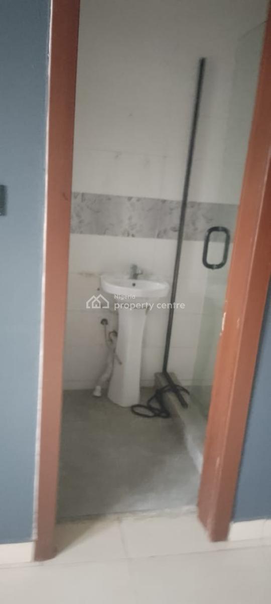 3 Bedrooms Semi Detached Duplex with a Bq and Milkano Generator, Lekki Phase 1, Lekki, Lagos, Semi-detached Duplex for Rent