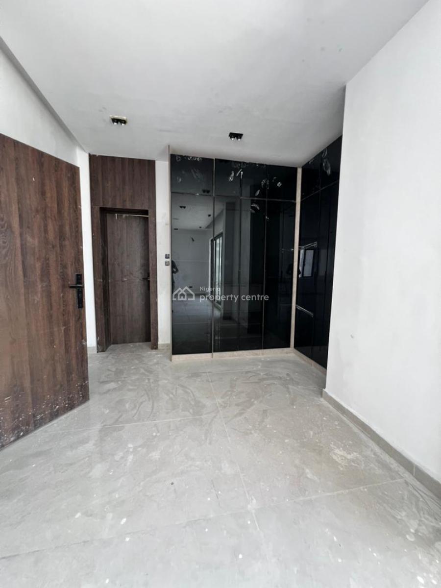 Stunning 5 Bedroom Detached Duplex with Pool, 2 Bq in a Secured Estate, Lekki Phase 1, Lekki, Lagos, Detached Duplex for Sale