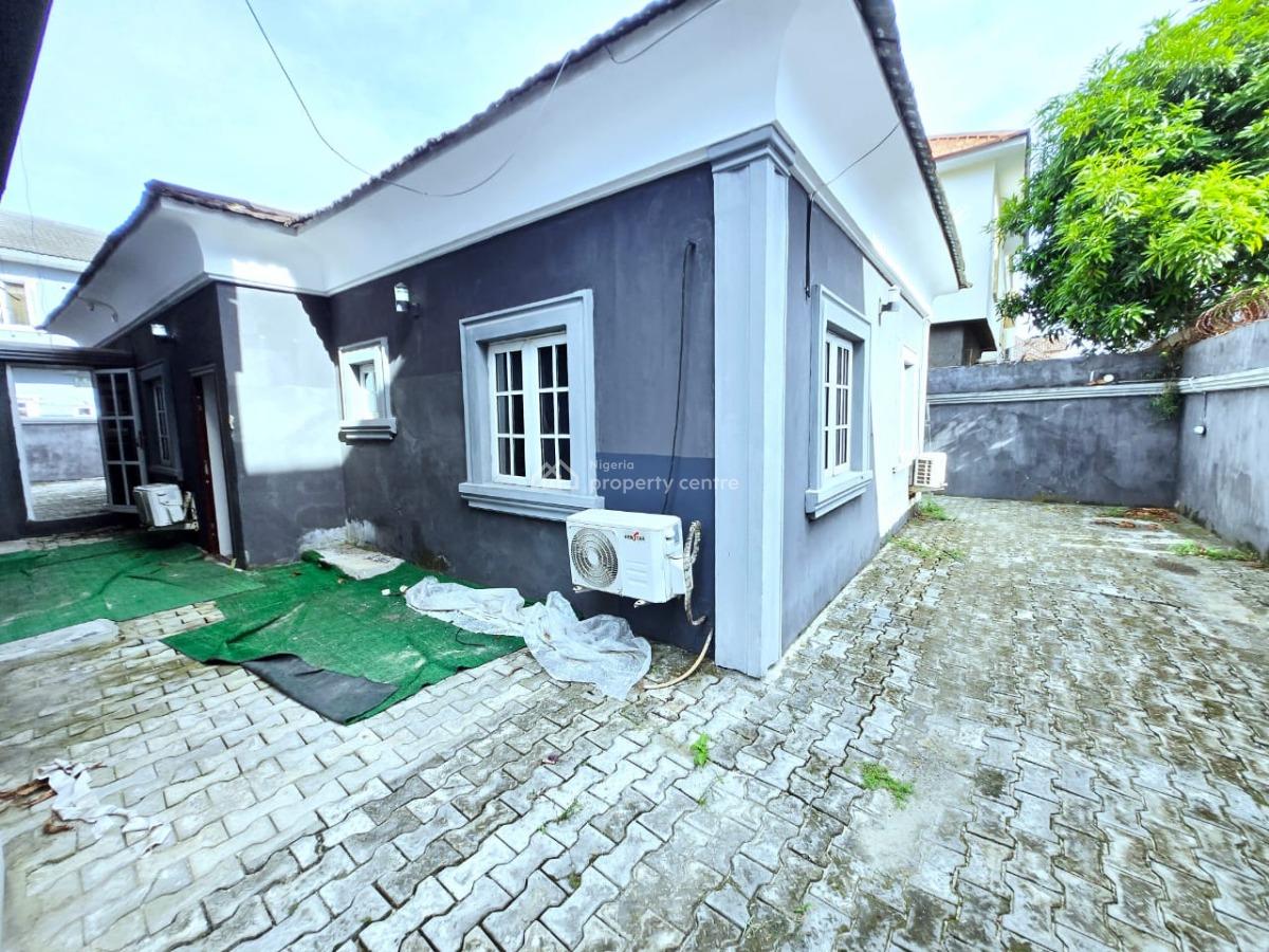 Lovely 2 Bedroom Bungalow, Lekki Phase 1, Lekki, Lagos, Flat / Apartment for Rent