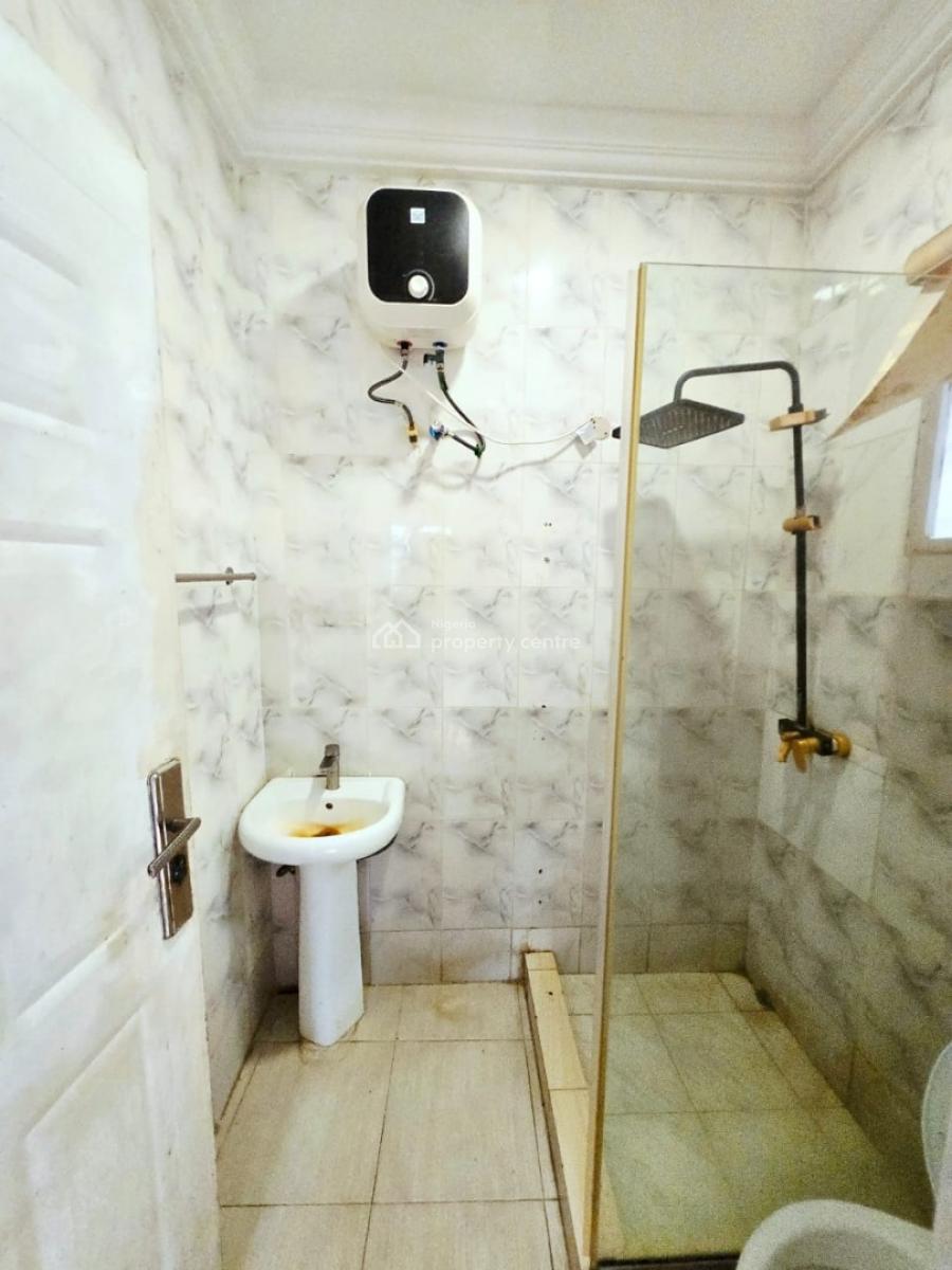 Lovely 2 Bedroom Bungalow, Lekki Phase 1, Lekki, Lagos, Flat / Apartment for Rent