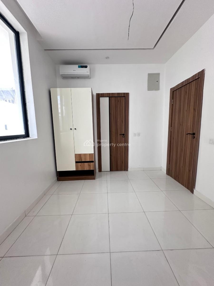 Neatly Finished 1bedroom Apartment with Pool ,gym&elevator I, Lekki Phase One ,lekki ,lagos ,nigeria, Lekki Phase 1, Lekki, Lagos, Mini Flat (room and Parlour) for Sale