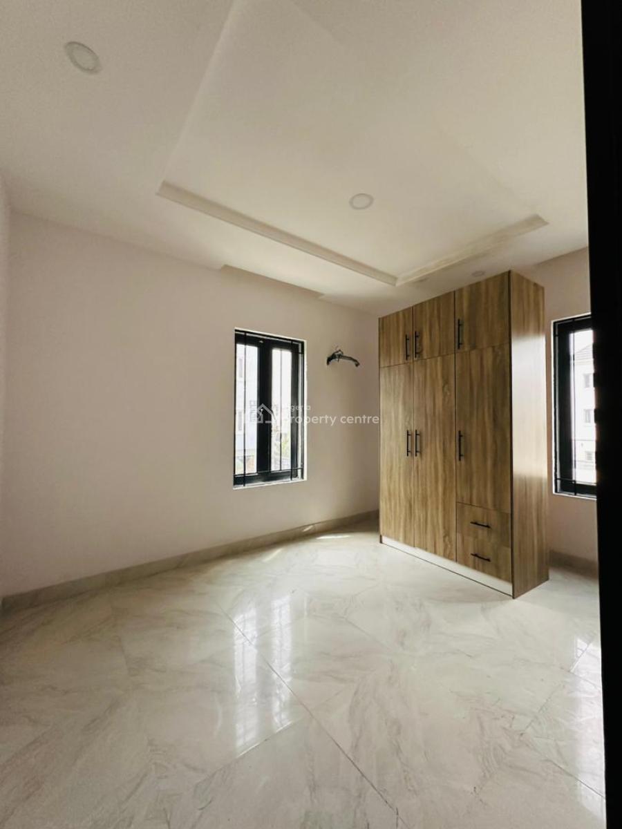 8 Units of 3 Bedroom Apartments with Bq Location: Lekki Phase 1(right, Right Hand Side, Lekki Phase 1, Lekki, Lagos, Flat / Apartment for Rent