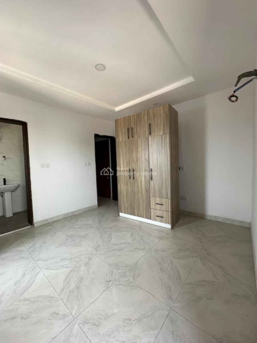 8 Units of 3 Bedroom Apartments with Bq Location: Lekki Phase 1(right, Right Hand Side, Lekki Phase 1, Lekki, Lagos, Flat / Apartment for Rent