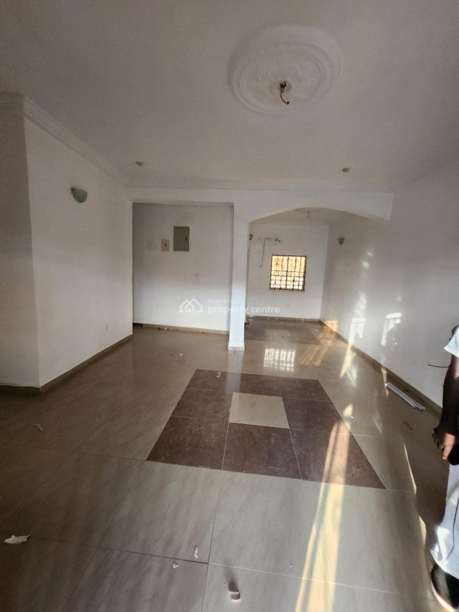 Clean 3bedroom Flat, 1st Floor ,, By Mobil(2min Untared Rd(, Mabushi, Abuja, Flat / Apartment for Rent