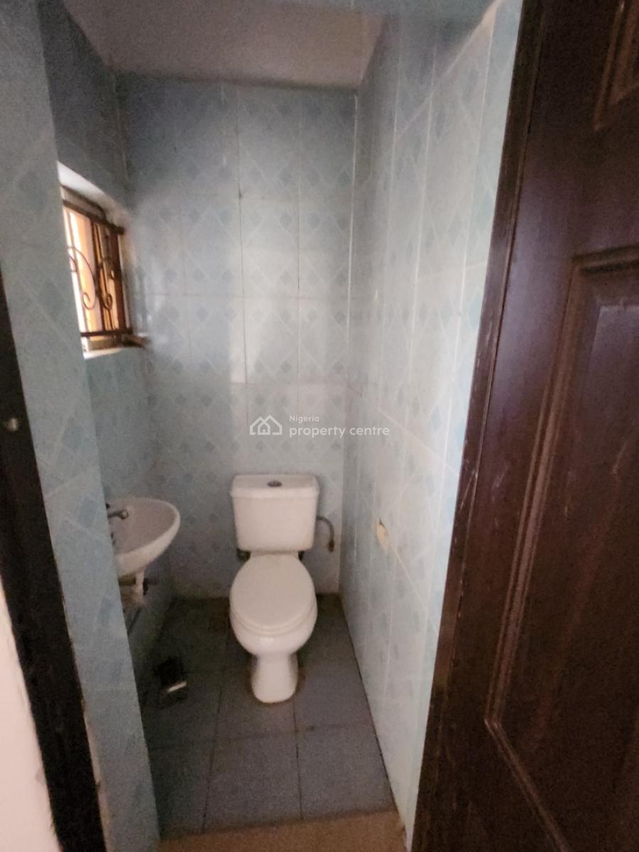 Clean 3bedroom Flat, 1st Floor ,, By Mobil(2min Untared Rd(, Mabushi, Abuja, Flat / Apartment for Rent