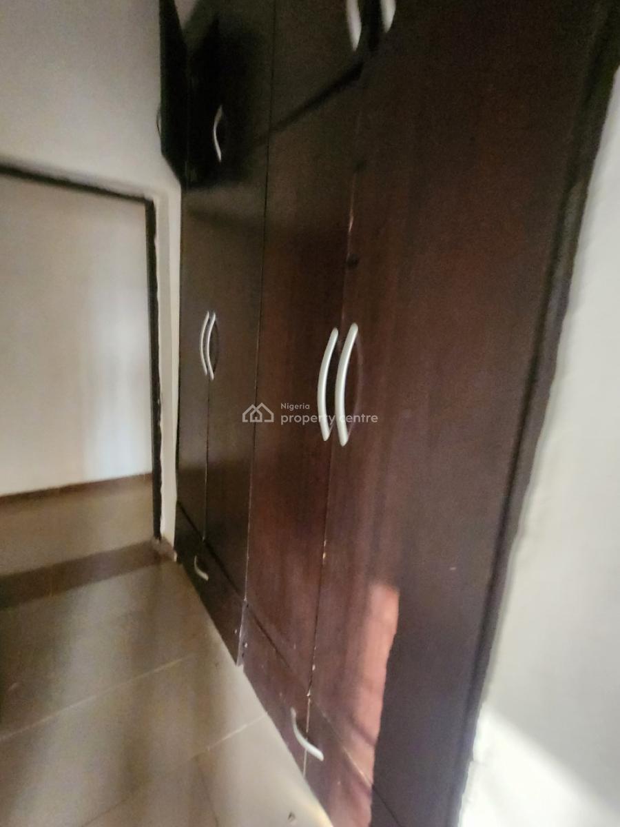 Clean 3bedroom Flat, 1st Floor ,, By Mobil(2min Untared Rd(, Mabushi, Abuja, Flat / Apartment for Rent
