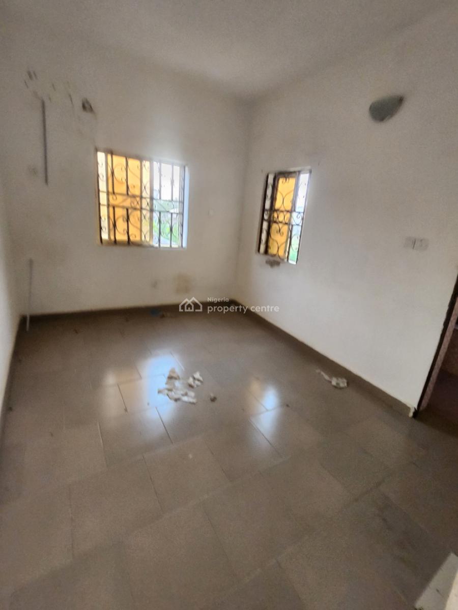 Clean 3bedroom Flat, 1st Floor ,, By Mobil(2min Untared Rd(, Mabushi, Abuja, Flat / Apartment for Rent