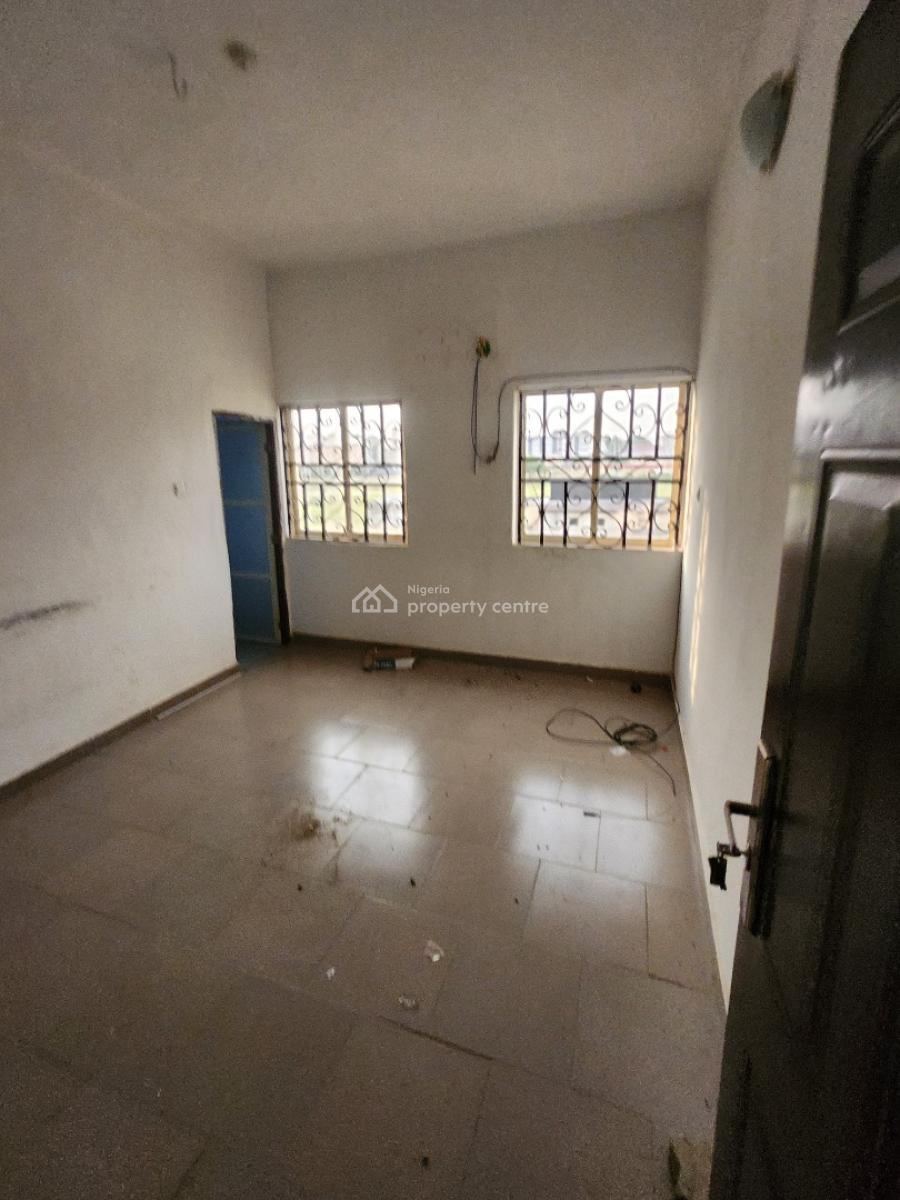 Clean 3bedroom Flat, 1st Floor ,, By Mobil(2min Untared Rd(, Mabushi, Abuja, Flat / Apartment for Rent
