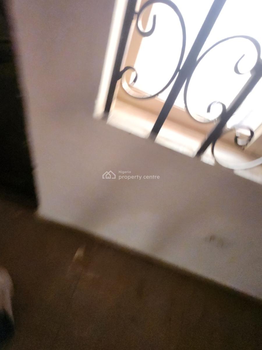 Clean 3bedroom Flat, 1st Floor ,, By Mobil(2min Untared Rd(, Mabushi, Abuja, Flat / Apartment for Rent