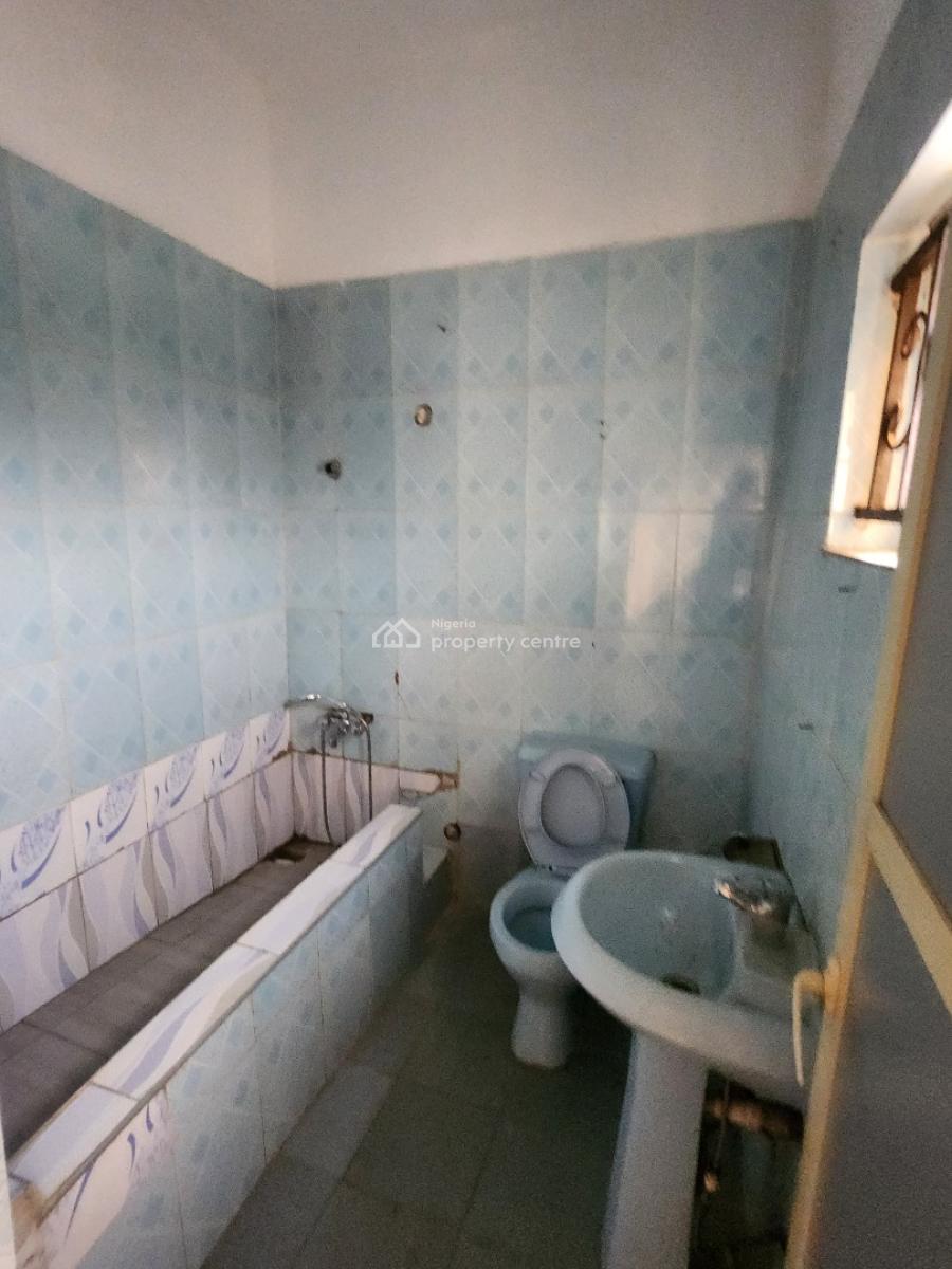 Clean 3bedroom Flat, 1st Floor ,, By Mobil(2min Untared Rd(, Mabushi, Abuja, Flat / Apartment for Rent