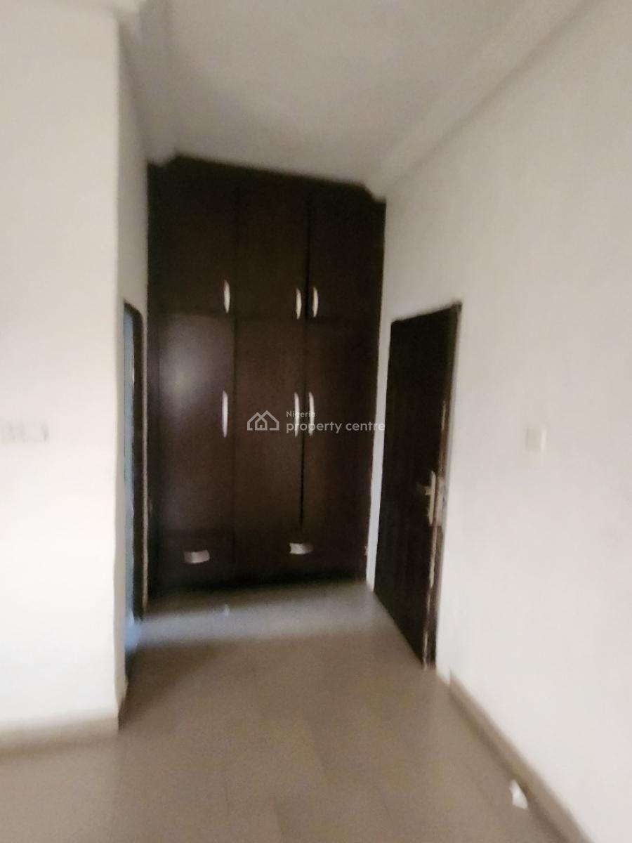 Clean 3bedroom Flat, 1st Floor ,, By Mobil(2min Untared Rd(, Mabushi, Abuja, Flat / Apartment for Rent
